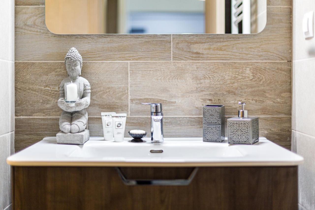 Unique Hotel Apartments Grand Residence ヤシ エクステリア 写真